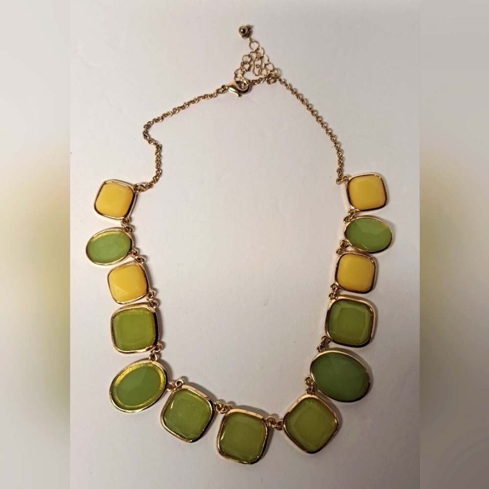 Elegant Green and Yellow Adjustable Choker Necklace Gold tone Chain